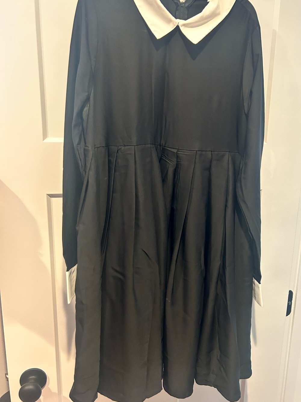 Unique Vintage Black Long-Sleeve Dress with White Peter Pan Collar